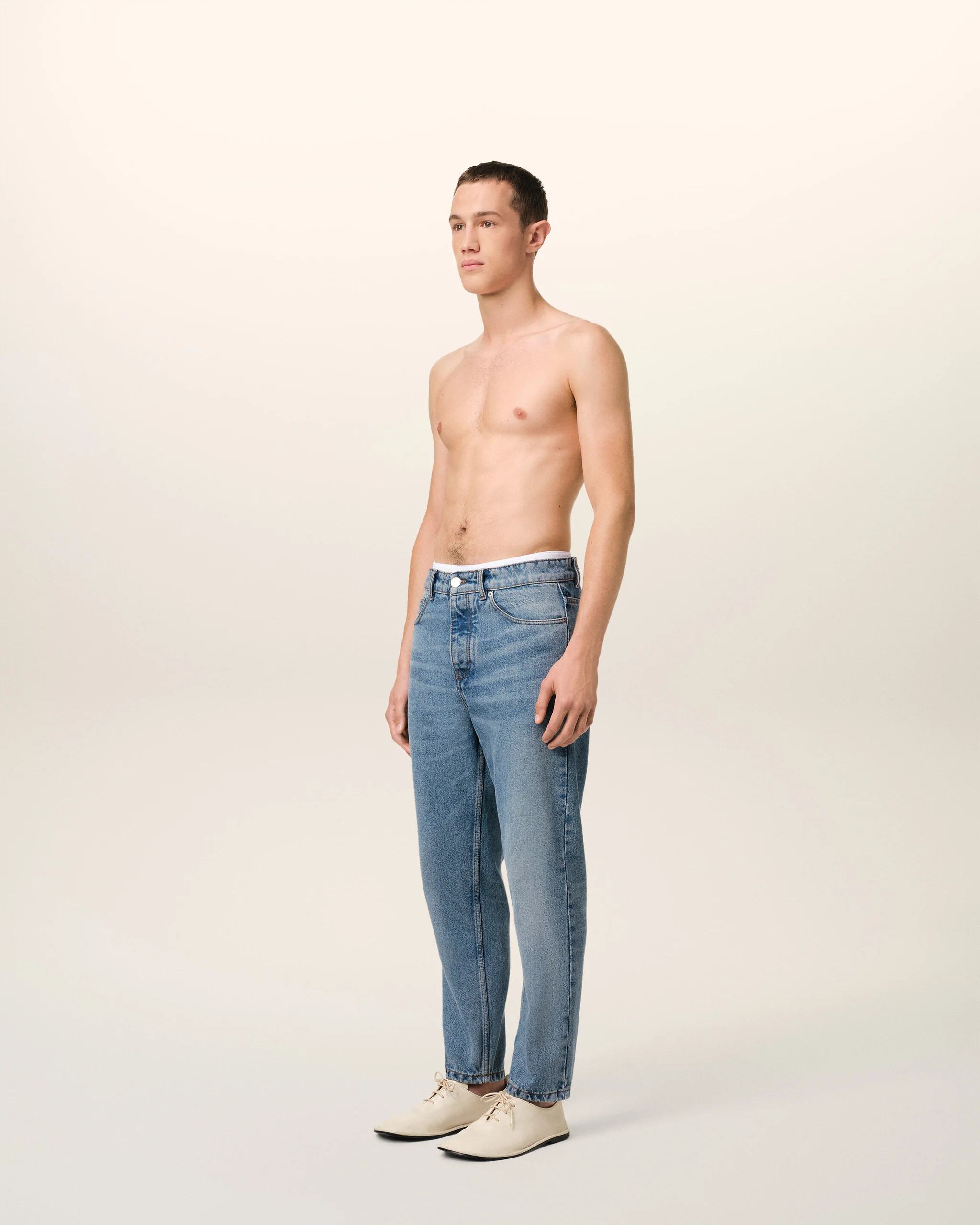 TAPERED FIT JEANS - Image 4
