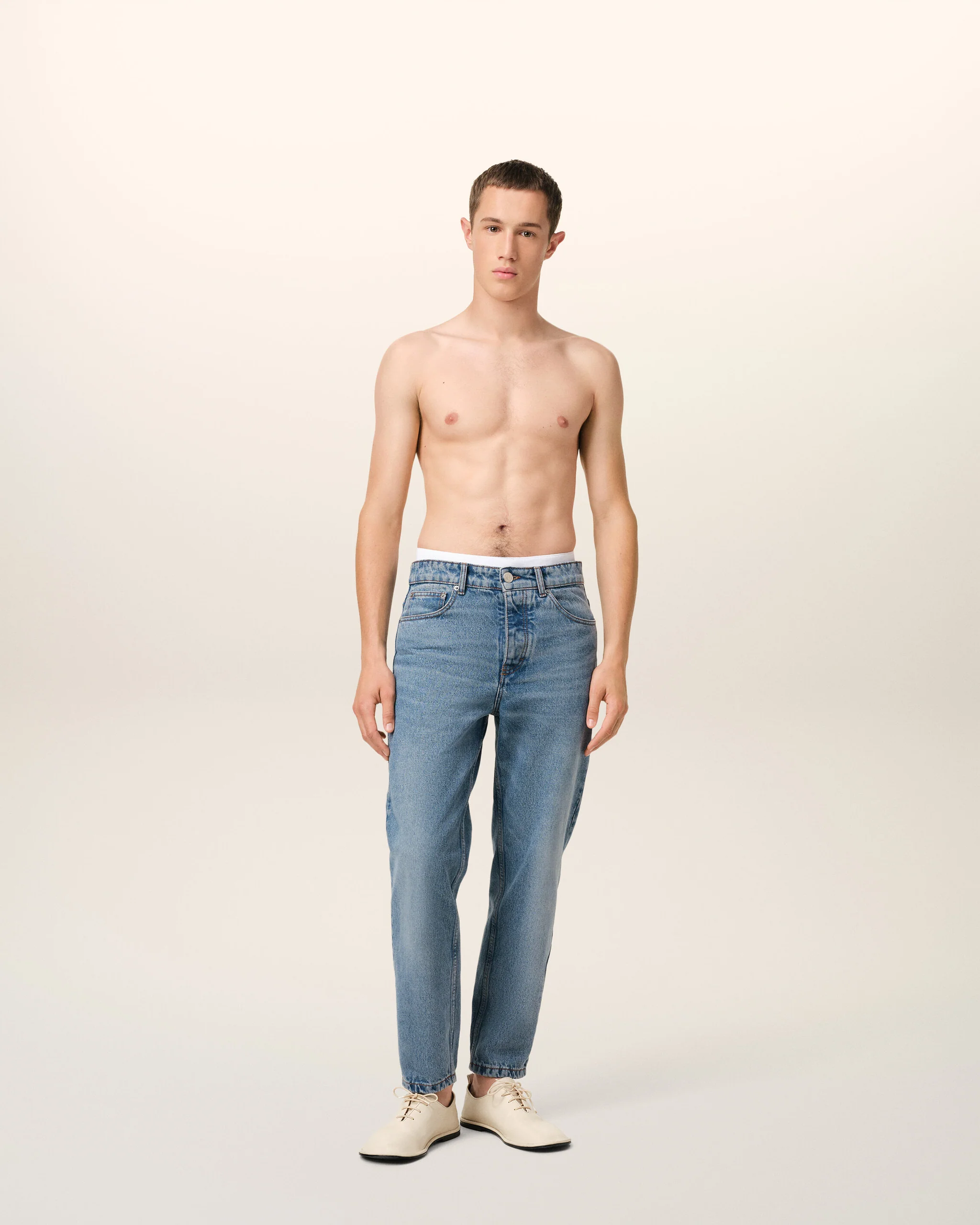 TAPERED FIT JEANS - Image 3