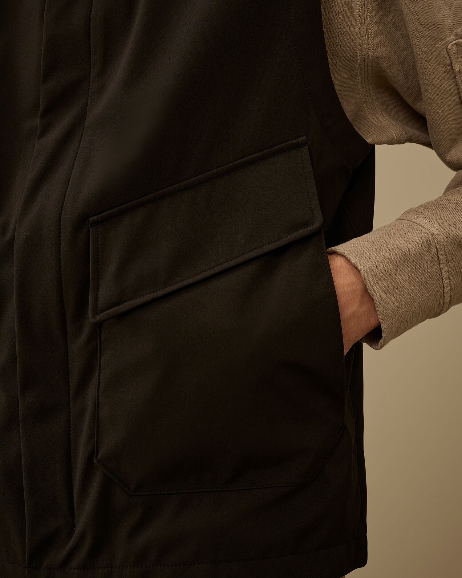 VEST - Image 4